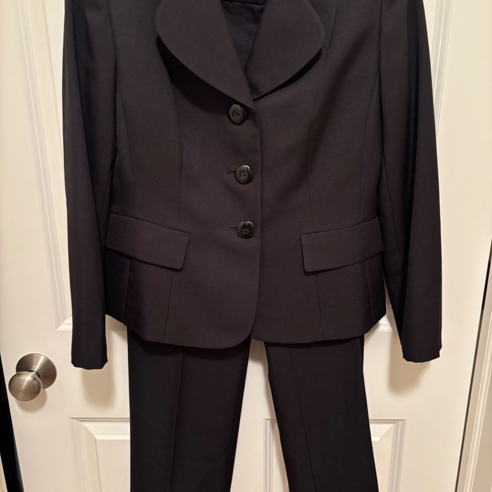 Kasper Women's Black Classic 2 Piece Pant Suite 4 Petite
